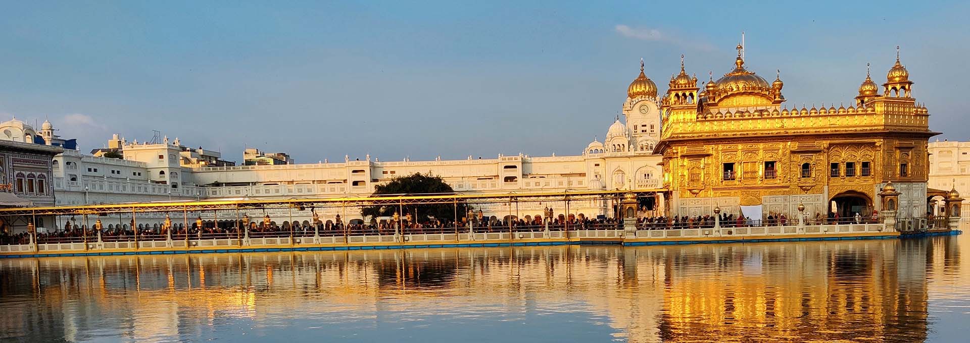 Enchanting Temple & Wildlife Tour of North