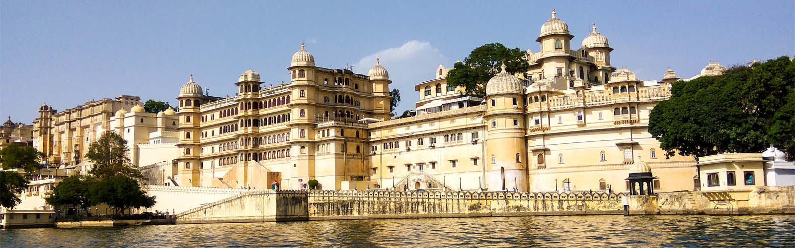 Palace on Wheels Luxury Train Tour