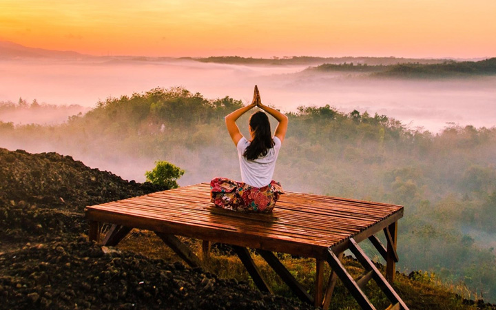 Yoga Retreat Tour in India Banner 1
